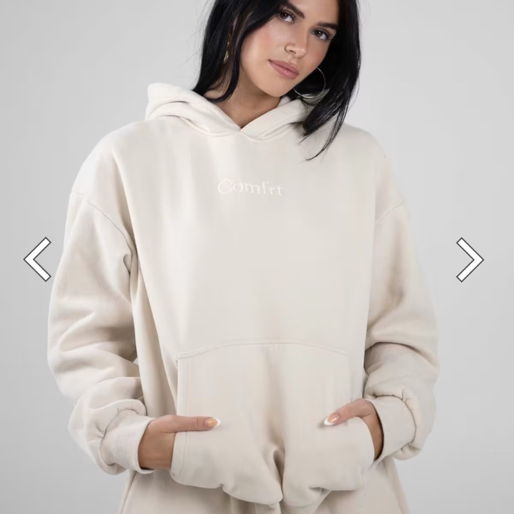Cream comfrt hoodie